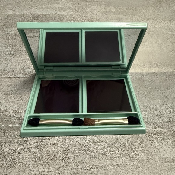 Innisfree My Palette X Olimpia‎ Zagnoli (Medium) Green Girl Woman Heart Details - Picture 2 of 3